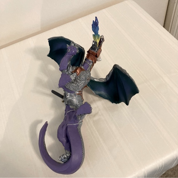 Papo 2007 Silver Fire Breathing Drago w/Bronze Armor Blue Flame Includes sword - Picture 7 of 9